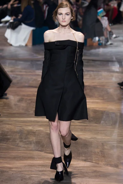Look 5